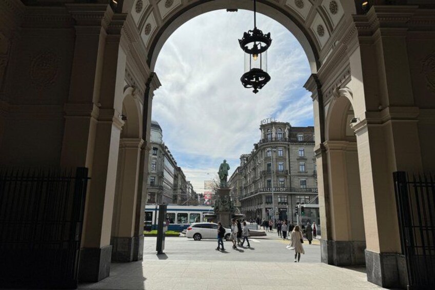 Private, excellent guided tour of Zurich (from CHF 21/pers.) 3