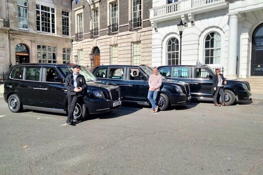 Private Hampton Court Palace Tour from London by Black Taxi 3