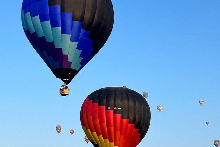 Hot air balloons in the sky. 5