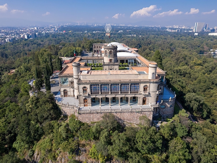 Chapultepec Castle, Anthropology Museum & Forest Train 3