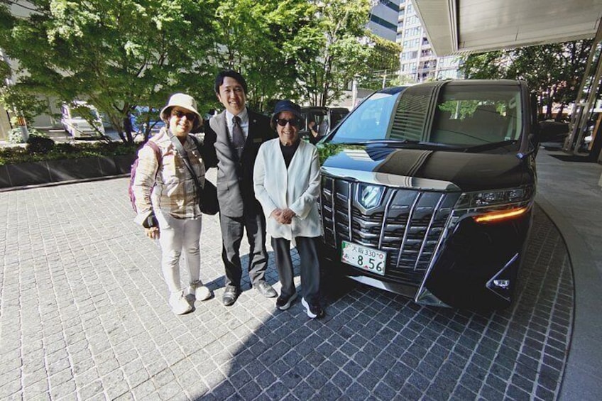 Osaka Shore Excursion: Custom Car Tour, Licensed Guide 3