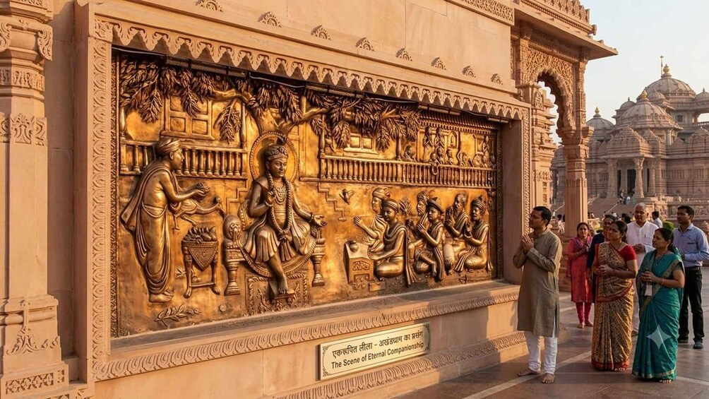 Picture 2 for Activity Akshardham Evening Cultural Walk & Water Show Experience 3