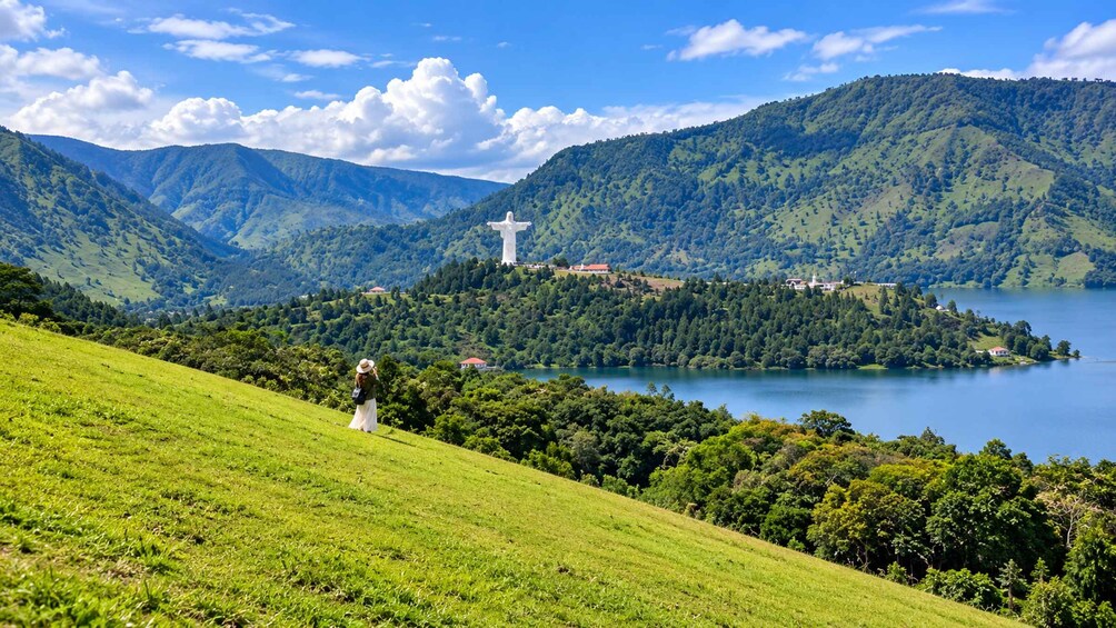 3-Day Lake Toba with Samosir Island, waterfall, & Culture 1
