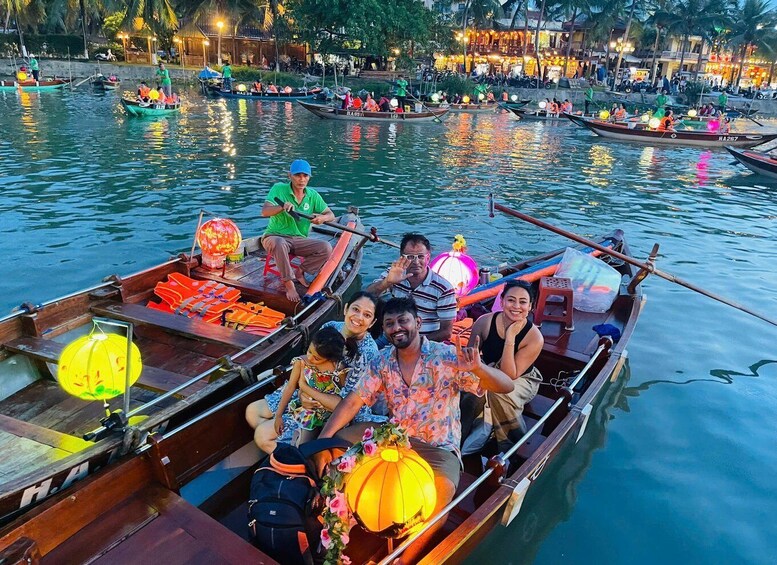 Picture 11 for Activity Hoi An: Night Boat & Lantern Experience 3