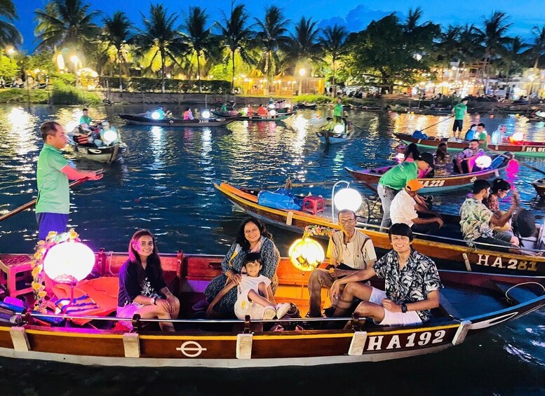 Hoi An: Night Boat & Lantern Experience 1