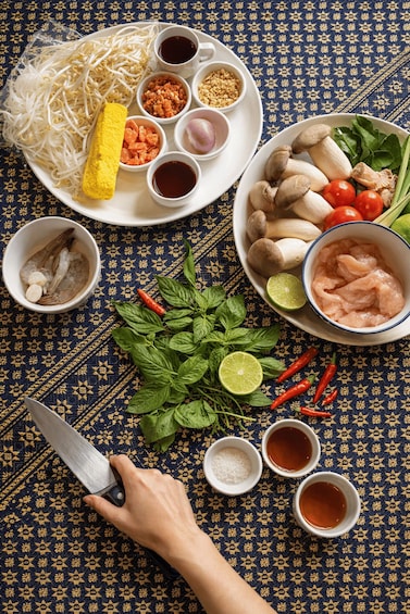 Bangkok: From Herbs to Plate—Cook Classic Thai Yourself 2