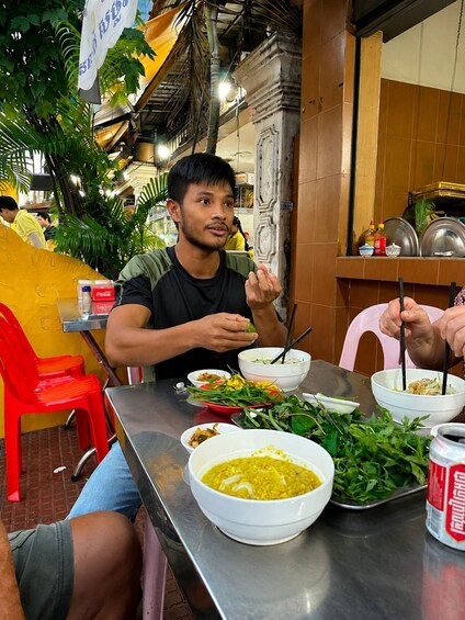 Picture 6 for Activity Local food tasting and cocktail tour in Cambodia 3