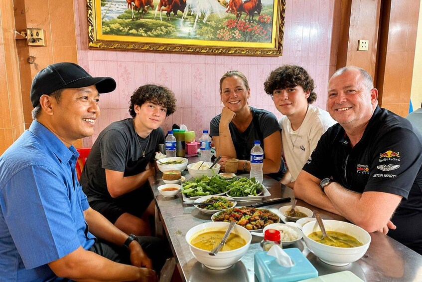 Picture 7 for Activity Local food tasting and cocktail tour in Cambodia 4