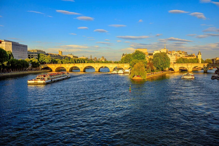 Picture 57 for Activity Paris: Evening Lights Cruise with Legendary Bateaux-Mouches® 5