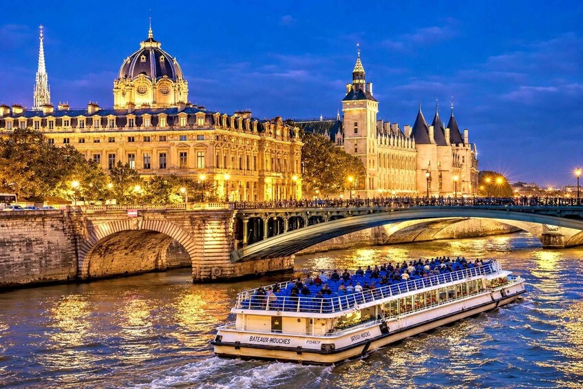 Paris: Evening Lights Cruise with Legendary Bateaux-Mouches 1