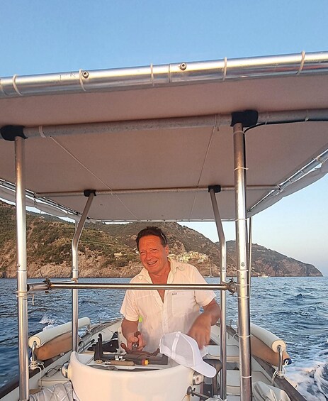 5 TERRE: Exclusive and Customized Boat Tour! Local captain Max 5 guests 1