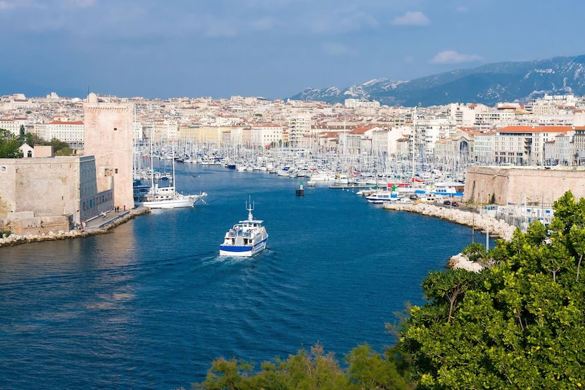 Marseille: Boat Trip and entrance to IF Castle with a host 3