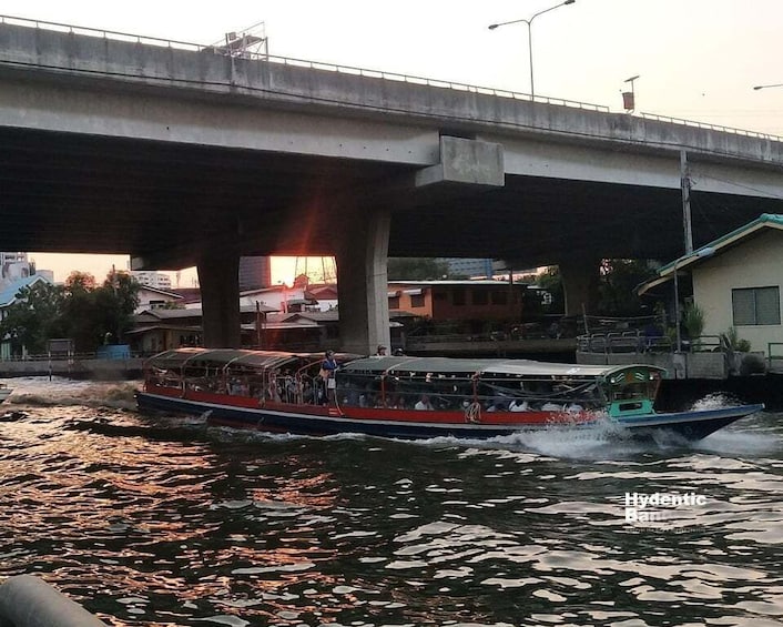 Picture 2 for Activity Bangkok: Hidden Gems & Canal Life: Local Walking Tour 3