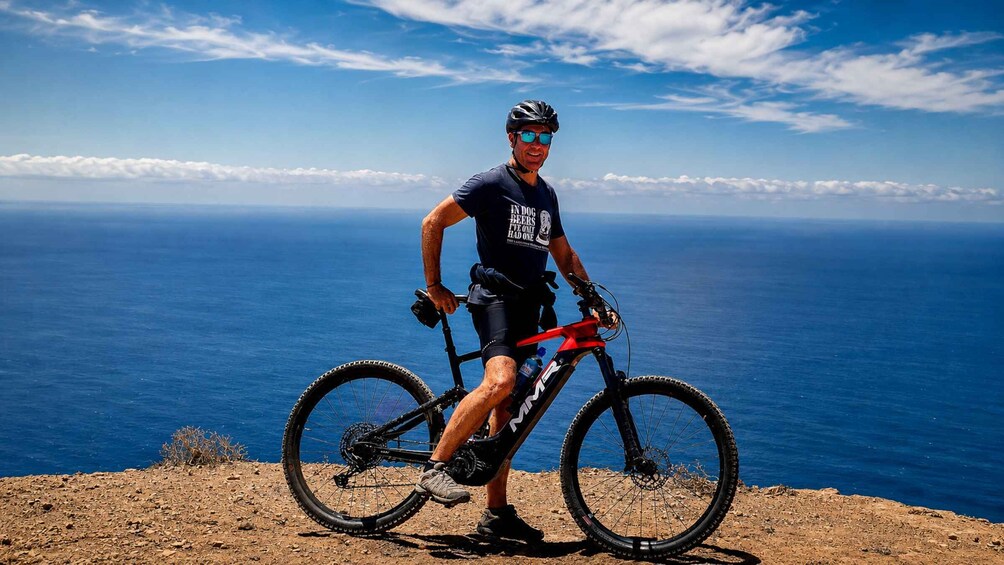 Picture 19 for Activity Epic E-Bike Sightseeing Tour: From North to South, Discover Lanzarote Like Never Before 5
