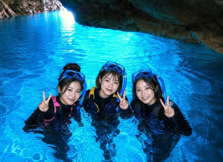 【Okinawa】Jet Ski & Rocket Boat & Blue Cave Snorkeling Set 1