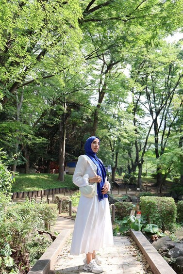Picture 7 for Activity Tokyo: Private Tokyo Tower Photoshoot at Zojoji Temple 4