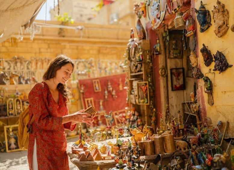 Jaipur: Guided Shopping Tour Experience with Female Expert 1