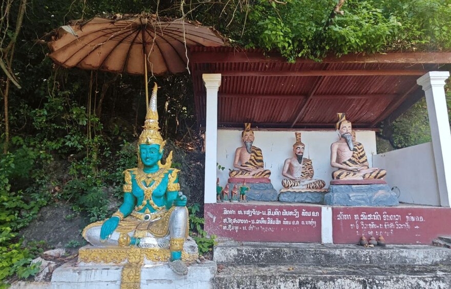Picture 8 for Activity Luang Prabang: Xiengman Temples, Blessing & Herbal Foot Soak 3