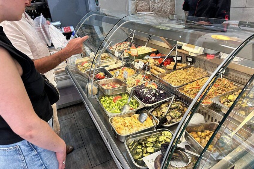 Marseille Street Food and Guided Sightseeing Walk 2