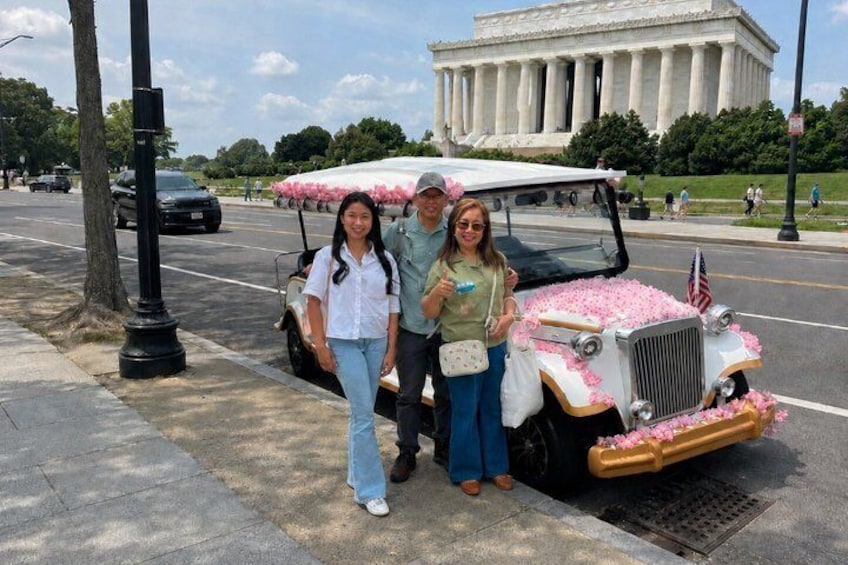 DC: DayTime Small-Group Guided Monuments&Memorials Tour by E-Cart 3