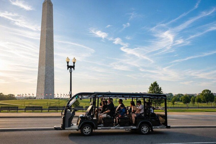 DC: DayTime Small-Group Guided Monuments&Memorials Tour by E-Cart 2