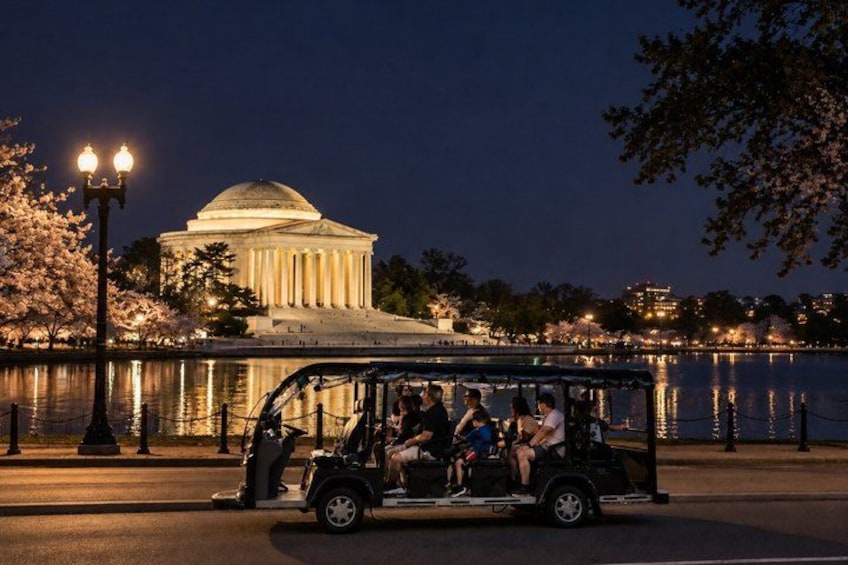 Washington DC Monuments Up Close: Day or Night Electric Cart Tour 5