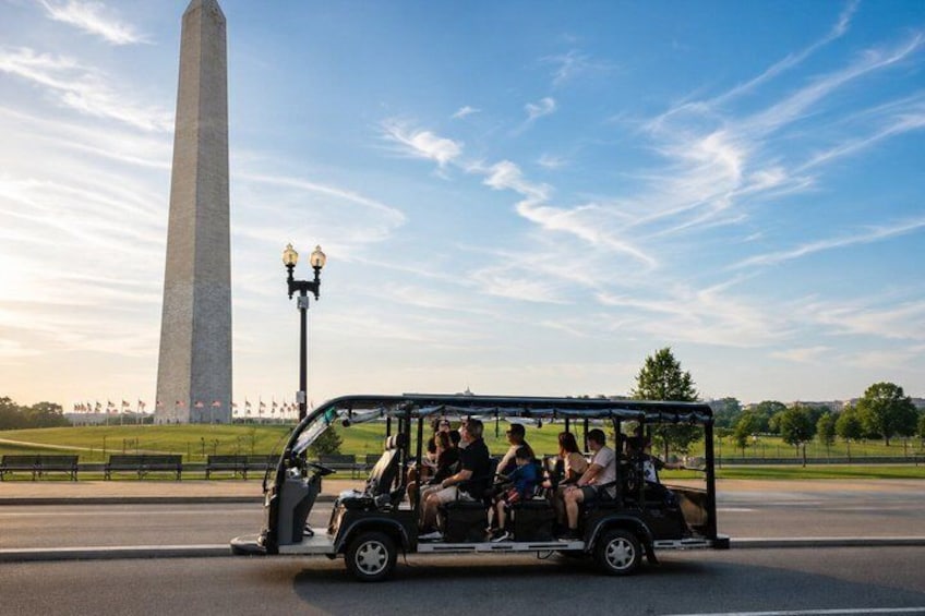 DC: DayTime Small-Group Guided Monuments&Memorials Tour by E-Cart 4