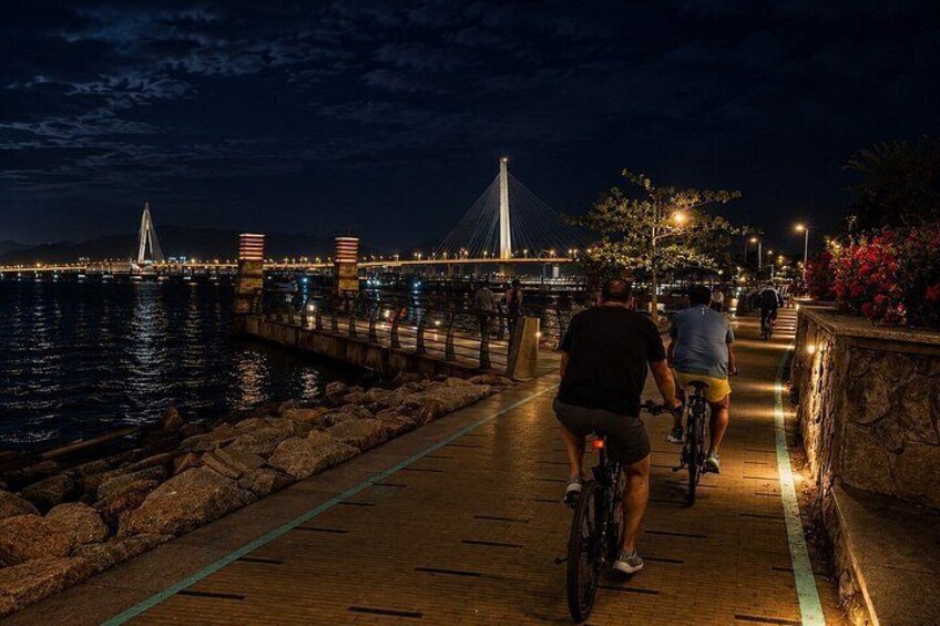 Shenzhen Guided Bike Tour: Cycling at Night From City to Sea 4