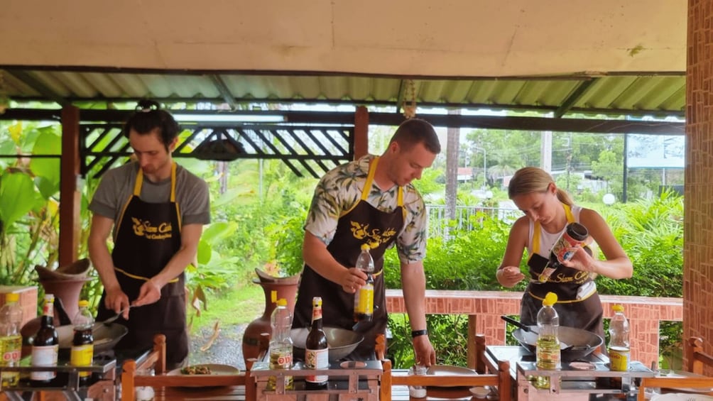 Picture 4 for Activity Krabi: Traditional Thai Cooking Class 2