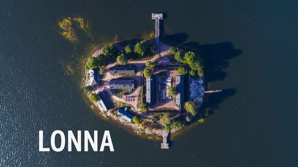 Helsinki: Lonna Sauna Entry, Ferry & Friendly Sauna Guide 1