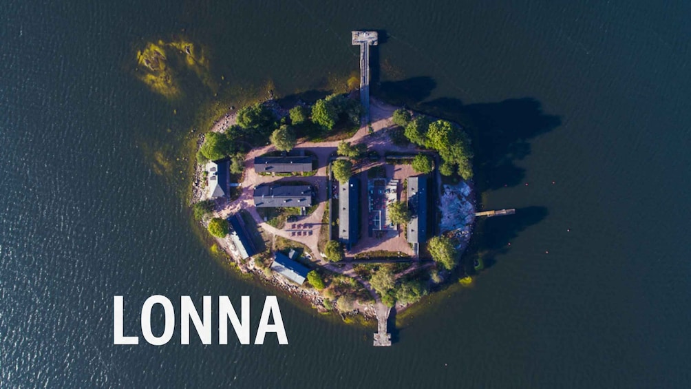 Helsinki: Lonna Sauna Entry, Ferry & Friendly Sauna Guide 1