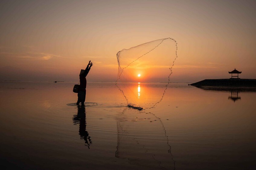 Picture 19 for Activity Take Pictures Of Fisherman During Sunrise In Bali 4