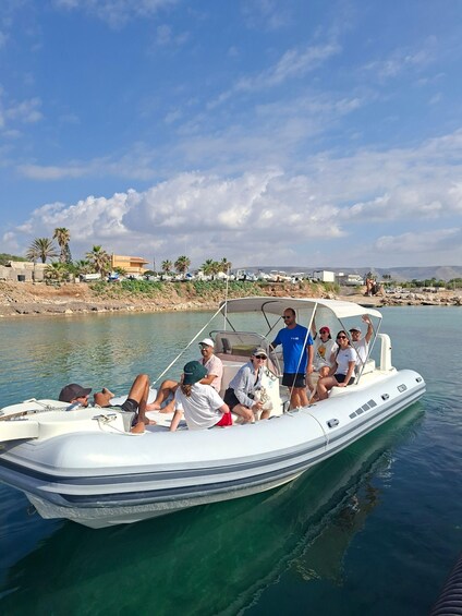 Avola: Premium Boat Tour with Aperitif and Snorkeling 1