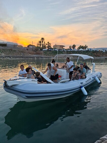Avola: Premium Boat Tour with Aperitif and Snorkeling 2