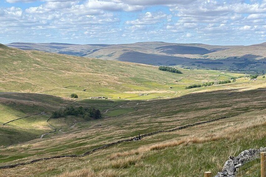 Whether you know the show or not the tour works because we travel through some of Englands finest landscape. 2