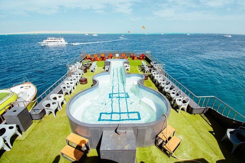 Elite Semi Submarine Sea Scope Luxury magawish Island and Pool 3