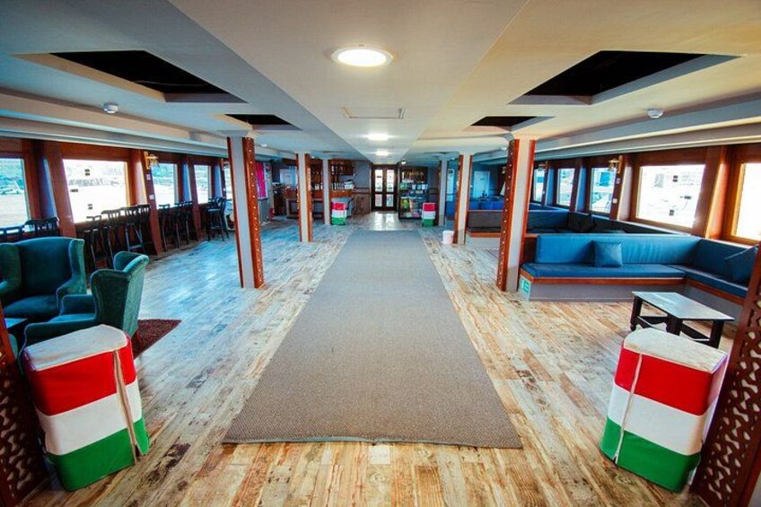 Elite Semi Submarine Sea Scope Luxury magawish Island and Pool 4