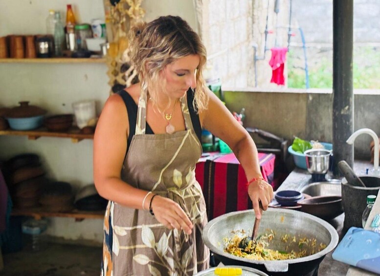 Picture 9 for Activity Tangalle: Sri Lankan Roti and Kottu Cooking Class 5