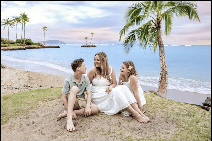 Picture 4 for Activity Oahu: Hawaiian Sunset Photoshoot on the Beach 2