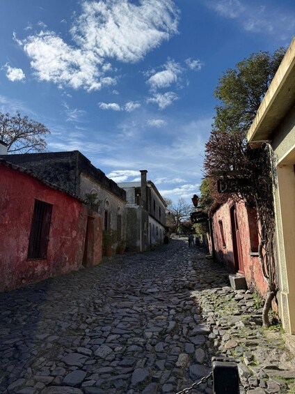 Picture 8 for Activity Colonia del Sacramento: Sightseeing Walking Tour and Traditional Uruguayan Chivito 2
