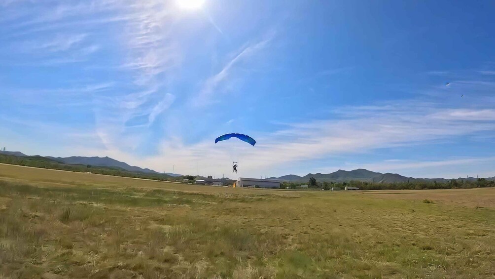 Picture 3 for Activity Beijing: Tandem Skydiving & Badaling Great Wall Tour 4