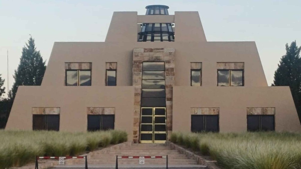 Mendoza: Catena Zapata Winery Tour and Tasting 1