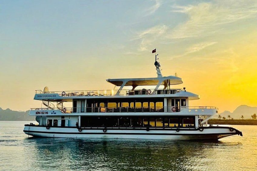 Private Halong Bay 5-Star Cruise Day Tour | Private Car & Guide 1