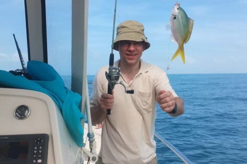 Sanya remote sea fishing 3-4 hours (10 people)one-on-one teaching 2