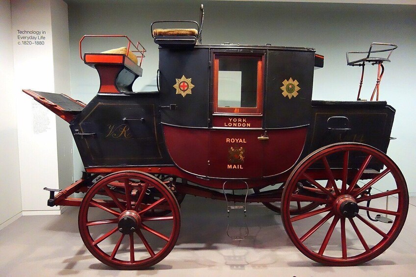 London: Science Museum Timed Entry & Audio Tour with a City Walk 3