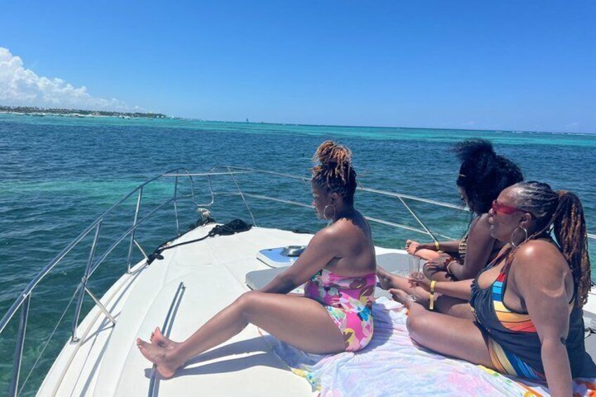 VIP Yacht Tour Punta Cana with Open Bar, Snorkeling and Sand Bar 2