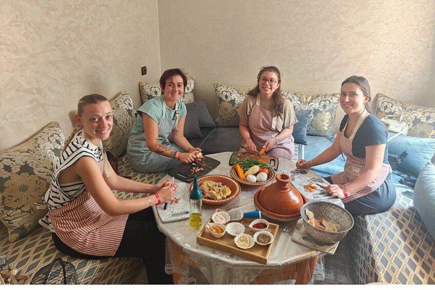 Moroccan cooking class with Moroccan Family : live the real vibes 1