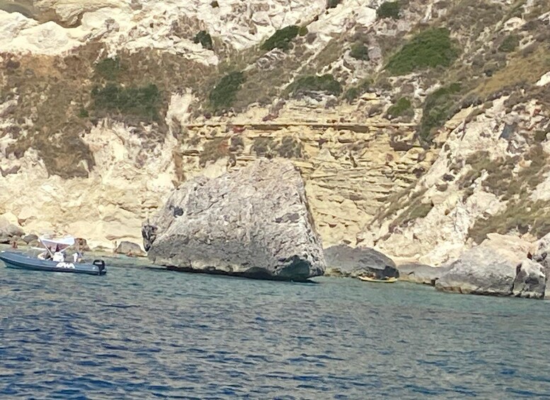 Picture 11 for Activity Sailboat tour in Angels' Gulf: enjoy music and the sunset 3