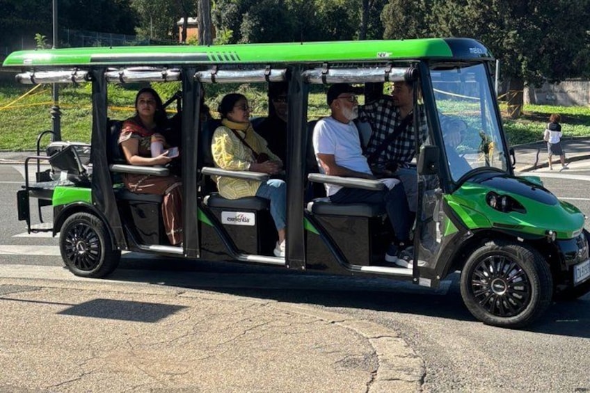 Rome Sunset Golf Cart Tour with Local Expert & Spritz 2