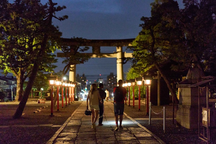 Picture 7 for Activity Kyoto: Night E-Bike Tour Hidden Gems & Backstreets 5